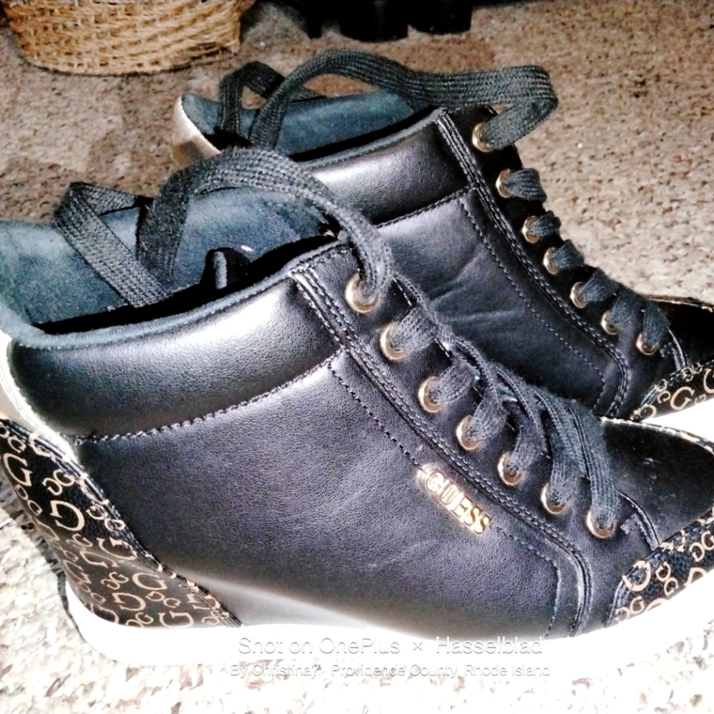 Guess Flowurs Wedge Shoes Size 8.5 M